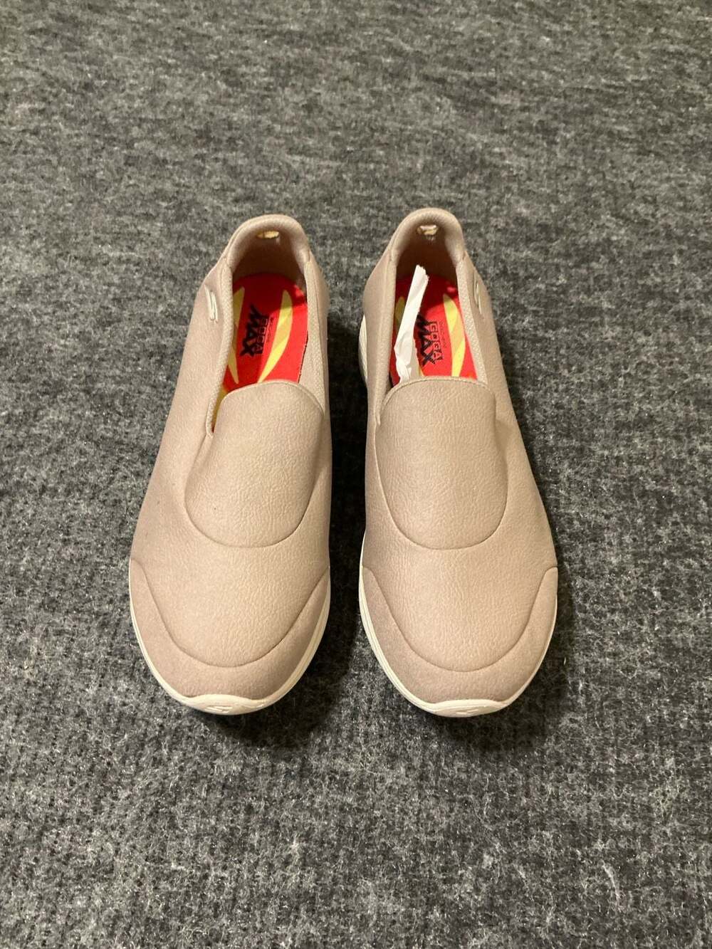 Skechers Go Walk 4 Goga Max Slip-On Walking Shoes Womens Size 9 Taupe